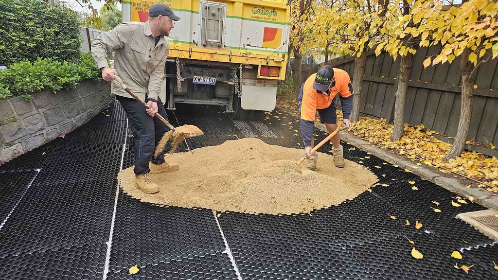 SUREPAVE PLASTIC PAVER BLACK 816MM X 612MM